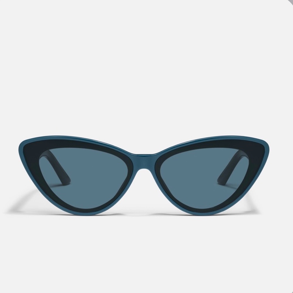 ▪️NWT Quay Tempted Cat-Eye Sunglasses in Turquoise/Dark Turquoise